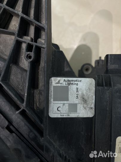 Правая фара на Mercedes-Benz 205