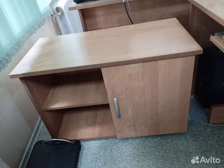 Тумба для оргтехники