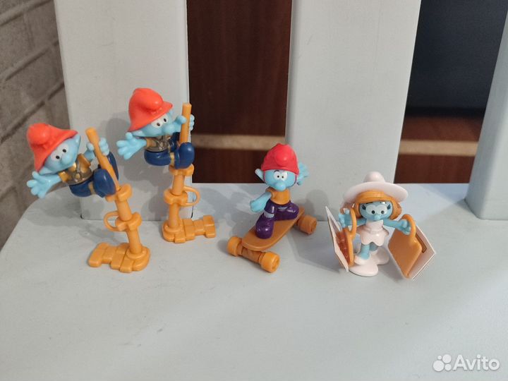 Игрушки Киндер Смурфики 2022