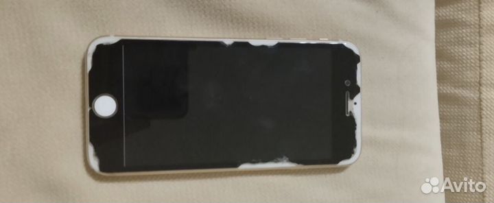 Телефон iPhone 8