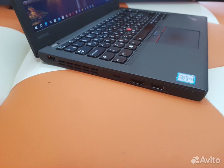 Ноутбук Lenovo x270 i5-6300\8Gb\256ssd\14