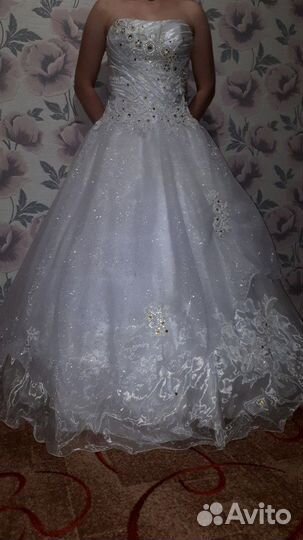 Свадебное платье