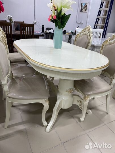 Кухонный стол овальный