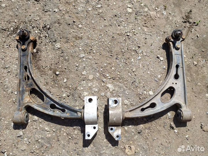 Передние рычаги skoda superb 2008 года