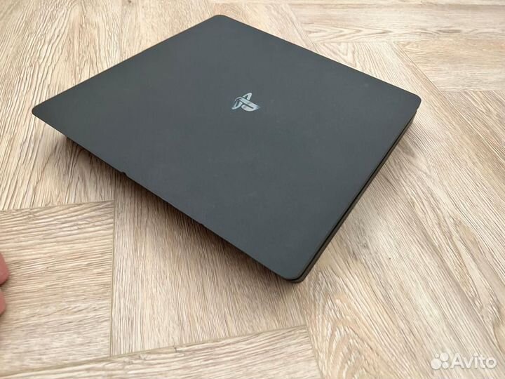 Sony playstation 4 slim