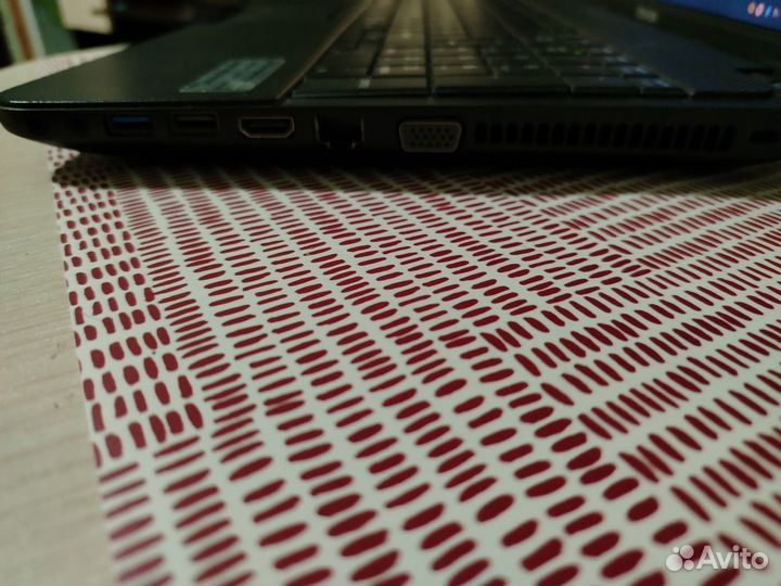 Ноутбук toshiba 15.6/4 ядра/i5/HDD/4Gb