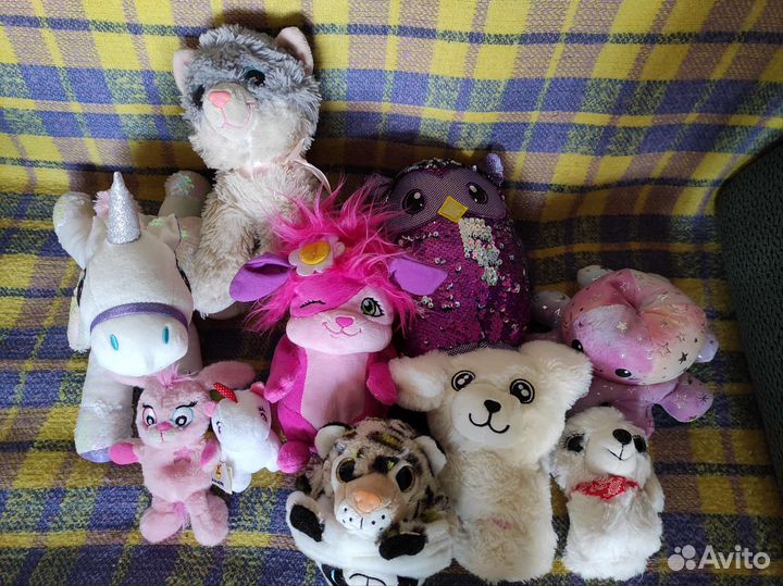 Мягкие игрушки,пазлы, книги