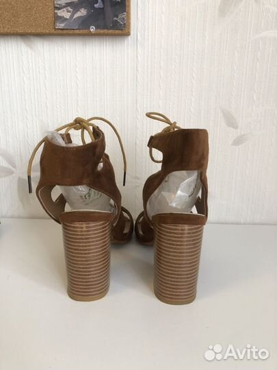 Босоножки женские 39 размер