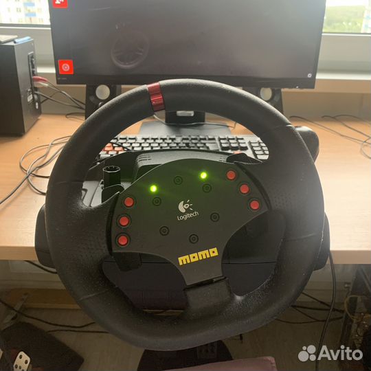 Руль logitech momo racing