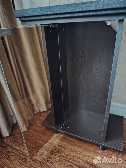 Продаётся аквариум с тумбой