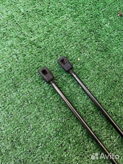 Петля капота Mercedes Benz E Class W207 OM651 2013