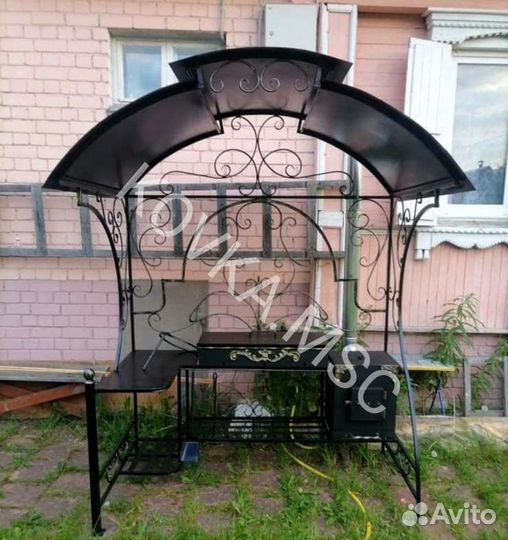 Мангал с крышей
