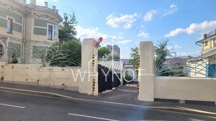 Особняк с арендатором в цао - 300,8 м²