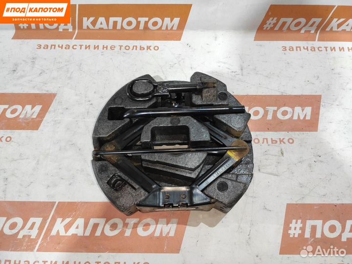 Домкрат Ford Focus 3 2012