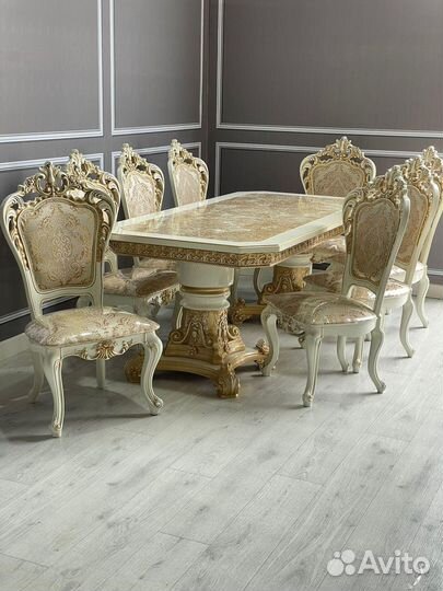 Кухонный стол и стулья