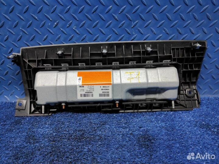 Подушка безопасности колен правая Mini Countryman