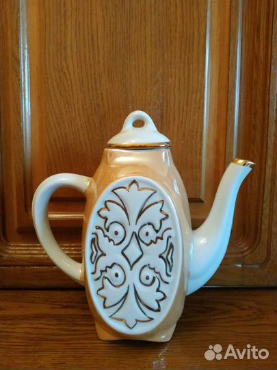 Заварочный сувенирный чайник с национальным арнаме
