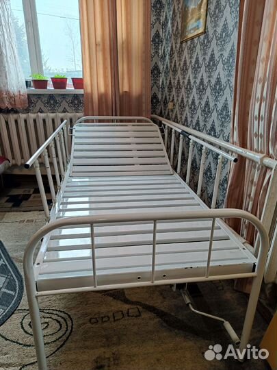 Медицинская кровать