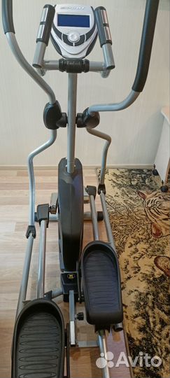 Эллиптический тренажер spirit SE218
