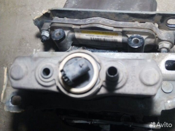 Петли капота Mercedes w212 с пиропатроном