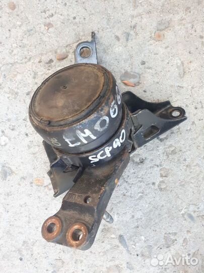 Опора двигателя правая тойота витц,ярис,белта