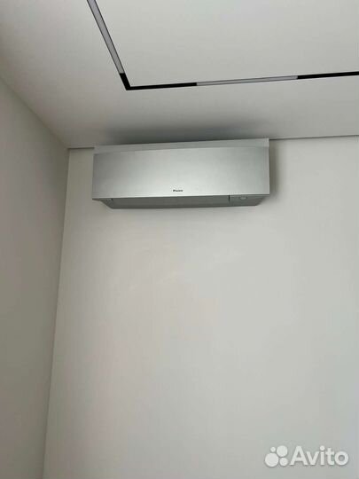 Daikin Emura 3 2023 года