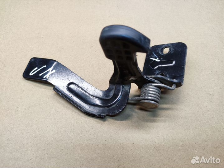 Крючок капота Nissan qashqai j11