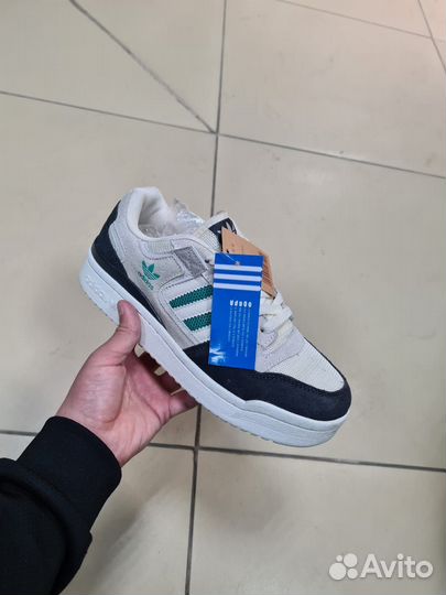 Кроссовки adidas