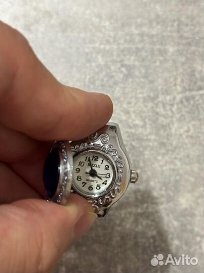 Часы перстень