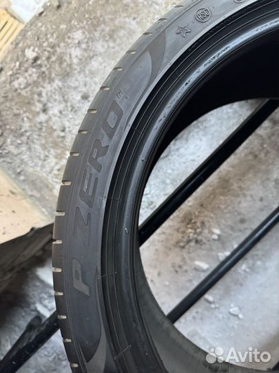 Pirelli P Zero PZ4 275/35 R20 102Y