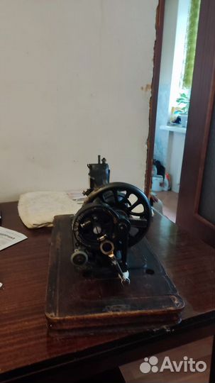 Швейная машина norhmann