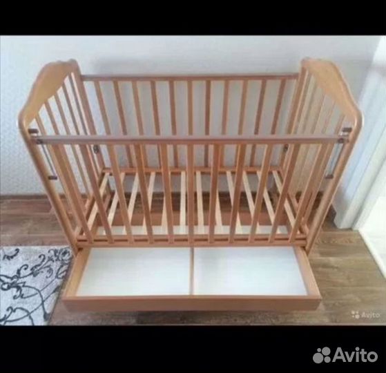 Детская кроватка