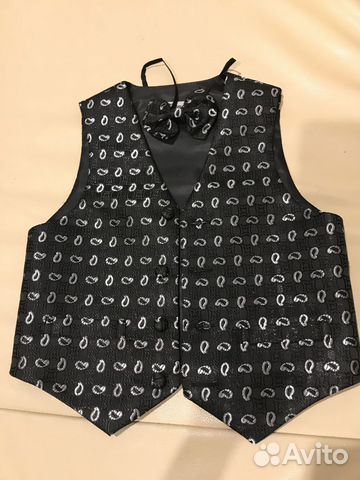 Жилетка и бабочка на мальчика