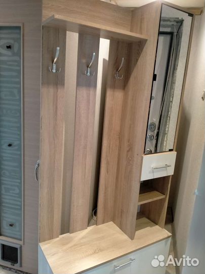 Вешалка в прихожую с обувницей