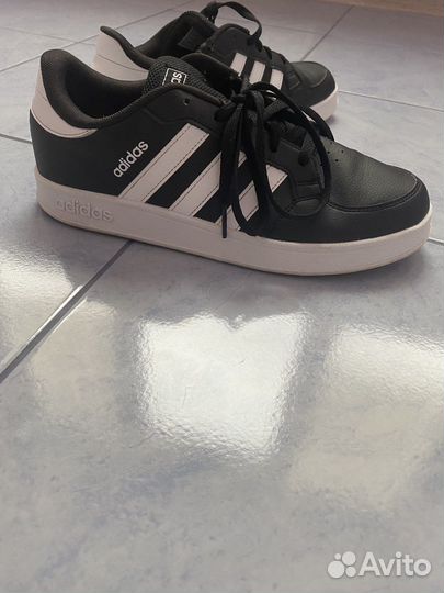 Кроссовки Adidas