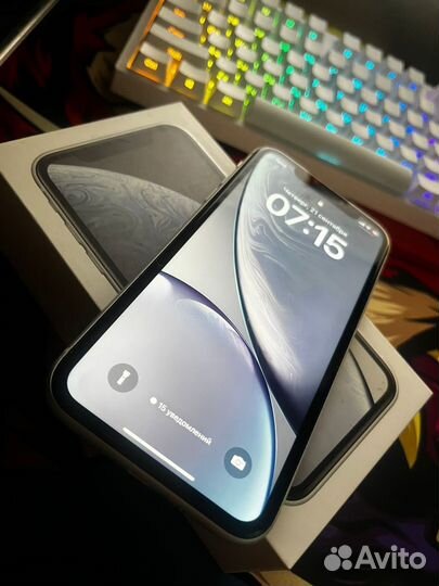 iPhone XR 64gb белый