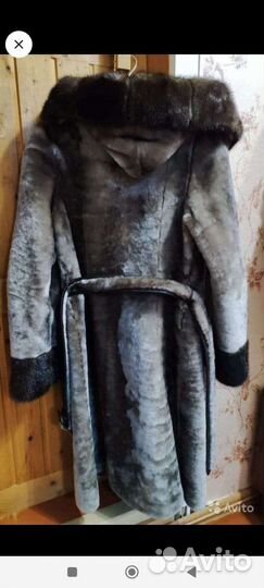 Шуба мутоновая, отделка норка с капюшоном