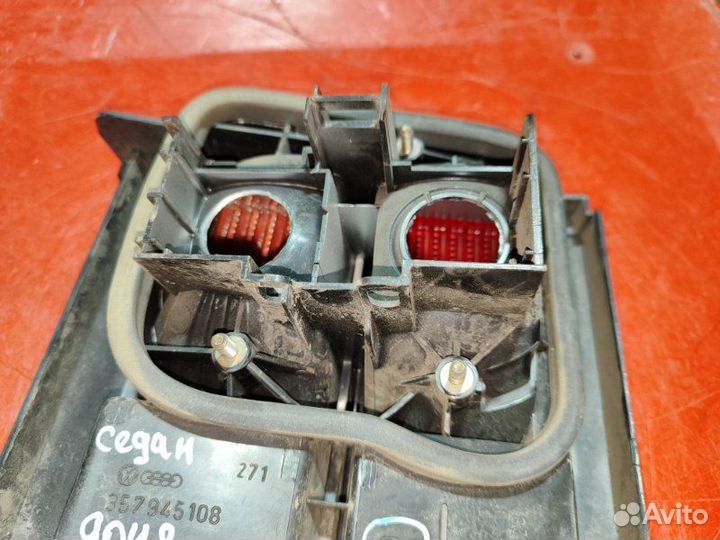 Фонарь задний правый Volkswagen Passat B3 седан