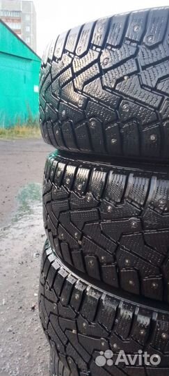 Pirelli Ice Zero 215/60 R17