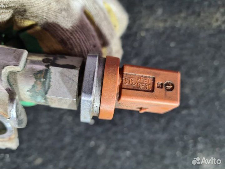 Датчик давления топлива Skoda Yeti cbzb 2011