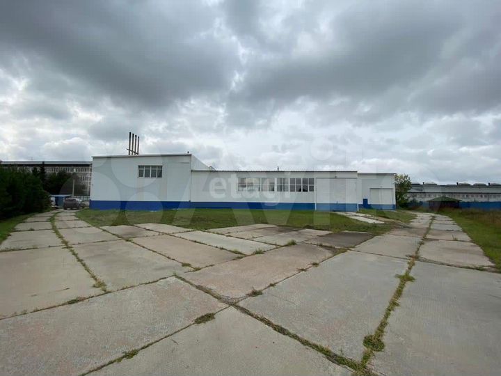 Здание, 2000 м²