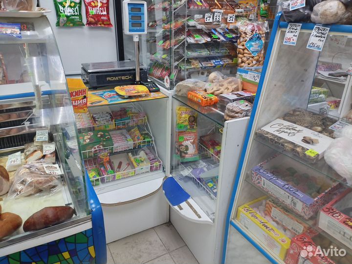 Ветрина,стеллажи