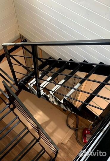 Г-образная лестница