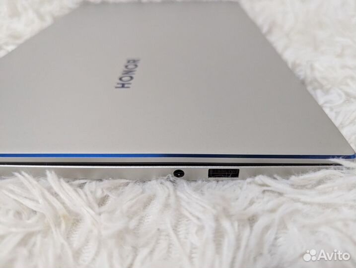 Honor magicbook 14 i5 8/256