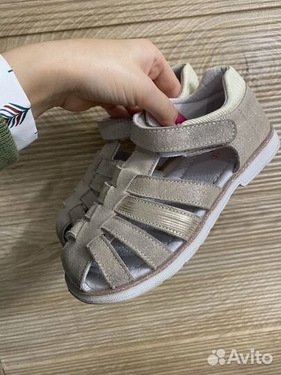 Сандалии для девочки