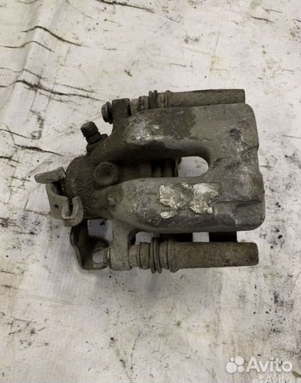 Задний правый супорт Citroen c4 купе