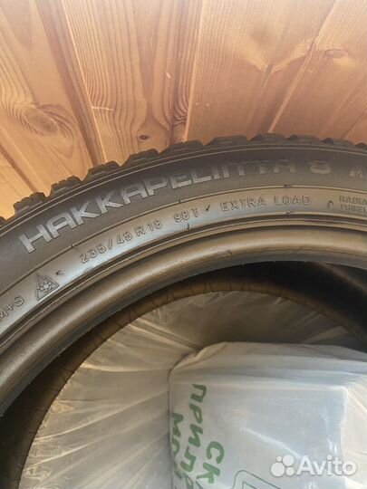 Nokian Tyres Hakkapeliitta 8 235/45 R18