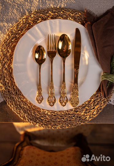 Набор столовых приборов (новый) золото-серебро