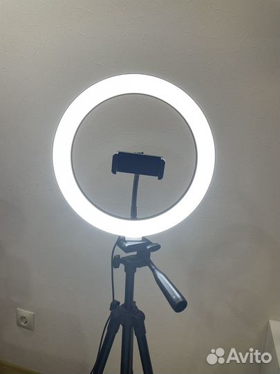 Кольцевая лампа со штативом
