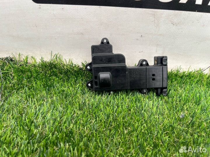 Электропривод двери передней левой Tesla Model X